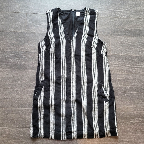 Gap Sleeveless V-Neck Stripe Shift Dress in Linen-Cotton Women - Picture 4 of 11